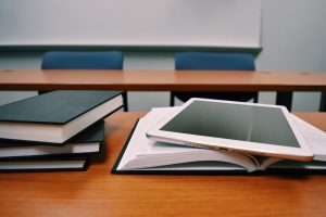 Jak tworzyć atrakcyjne grafiki i multimedia dla swojej strony internetowej